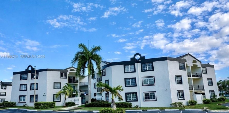 Condo in Miami, Florida, 2 bedrooms  № 2048411