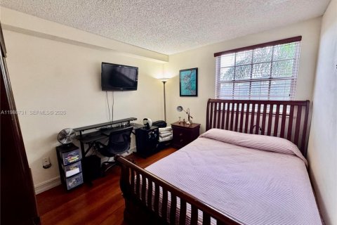 Condo in Miami, Florida, 2 bedrooms  № 2048411 - photo 21