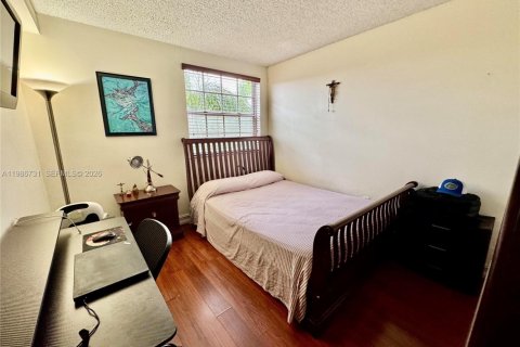 Condo in Miami, Florida, 2 bedrooms  № 2048411 - photo 22