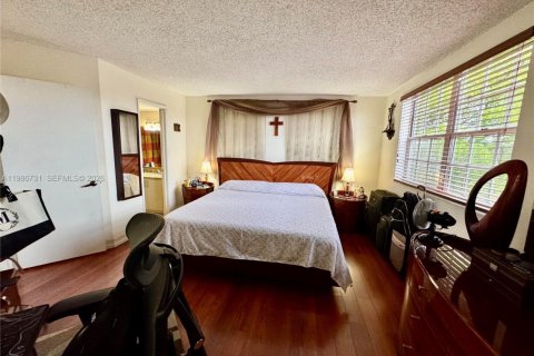 Condo in Miami, Florida, 2 bedrooms  № 2048411 - photo 17