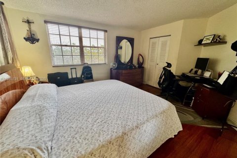 Condo in Miami, Florida, 2 bedrooms  № 2048411 - photo 18