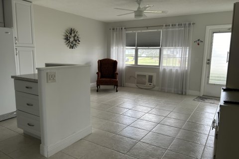 Condominio en alquiler en West Palm Beach, Florida, 1 dormitorio, 60.39 m2 № 1121220 - foto 1