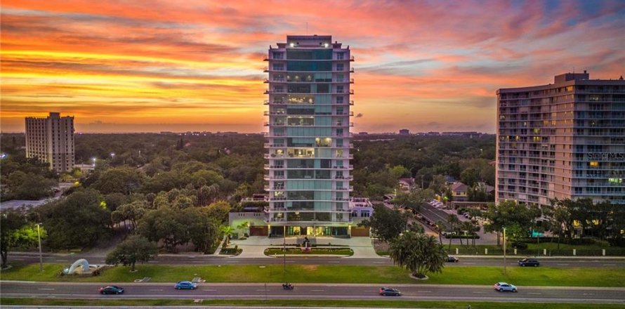 Condo in Tampa, Florida, 3 bedrooms № 1815282