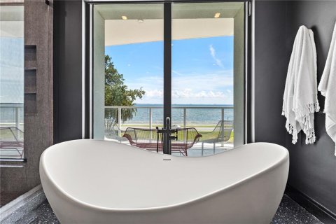 Condo in Tampa, Florida, 3 bedrooms  № 1815282 - photo 8