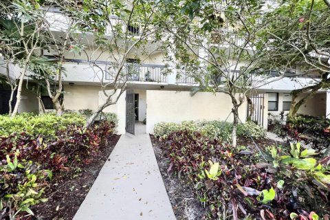 Copropriété à louer à Delray Beach, Floride: 2 chambres, 107.77 m2 № 1091999 - photo 1