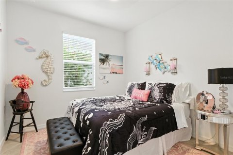 House in Venice, Florida 4 bedrooms, 189.06 sq.m. № 1916279 - photo 24