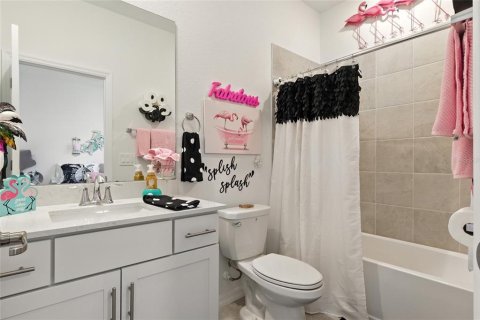 House in Venice, Florida 4 bedrooms, 189.06 sq.m. № 1916279 - photo 27