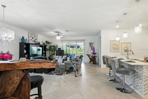 House in Venice, Florida 4 bedrooms, 189.06 sq.m. № 1916279 - photo 9