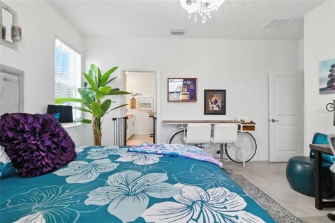 House in Venice, Florida 4 bedrooms, 189.06 sq.m. № 1916279 - photo 20