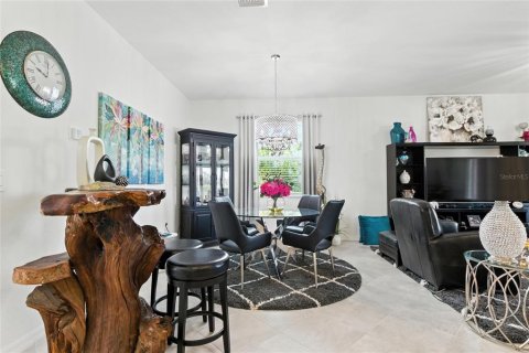 House in Venice, Florida 4 bedrooms, 189.06 sq.m. № 1916279 - photo 6