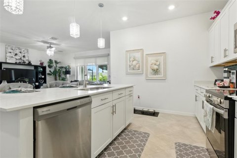House in Venice, Florida 4 bedrooms, 189.06 sq.m. № 1916279 - photo 15