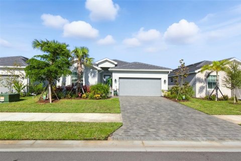 House in Venice, Florida 4 bedrooms, 189.06 sq.m. № 1916279 - photo 1
