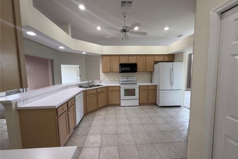 Casa en venta en Lakeland, Florida, 3 dormitorios, 180.42 m2 № 2387357 - foto 3