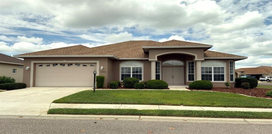 Casa en Lakeland, Florida 3 dormitorios, 180.42 m2 № 2387357