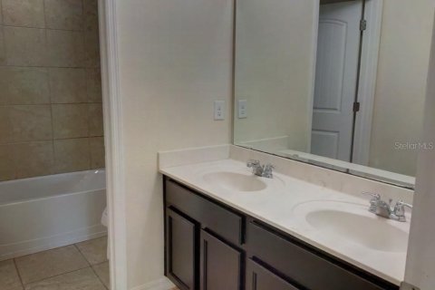 House in Eustis, Florida 5 bedrooms, 274.8 sq.m. № 1640696 - photo 23