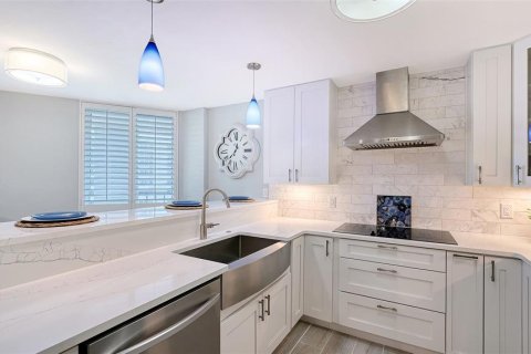 Condo in Sarasota, Florida, 3 bedrooms № 2137949 - photo 29