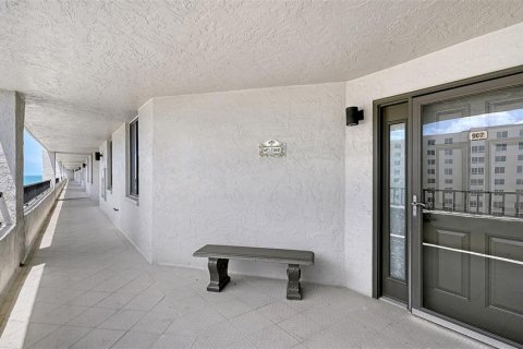 Condo in Sarasota, Florida, 3 bedrooms № 2137949 - photo 2