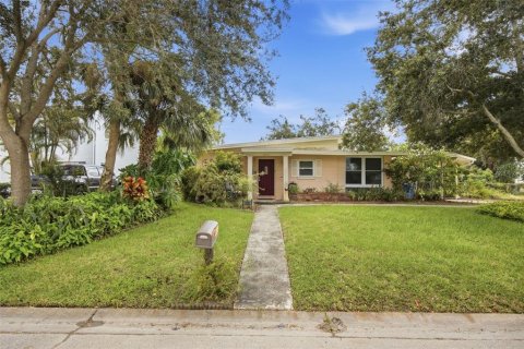House in Tampa, Florida 3 bedrooms, 132.11 sq.m. № 2377812