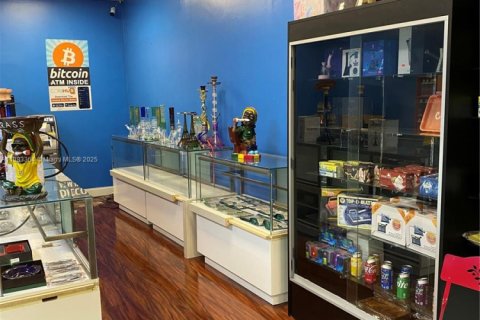 Commercial property in Hollywood, Florida № 1946133 - photo 21