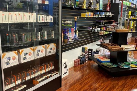 Commercial property in Hollywood, Florida № 1946133 - photo 16