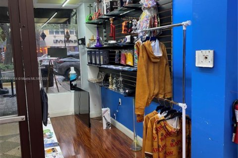 Commercial property in Hollywood, Florida № 1946133 - photo 5