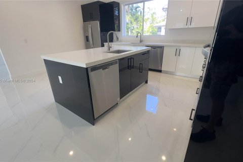 Villa ou maison à vendre à Dania Beach, Floride: 5 chambres № 1985337 - photo 21