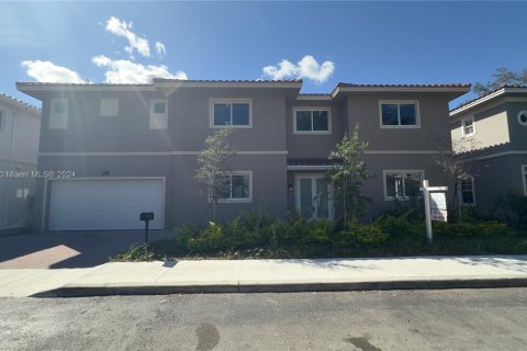 Villa ou maison à vendre à Dania Beach, Floride: 5 chambres № 1985337 - photo 4