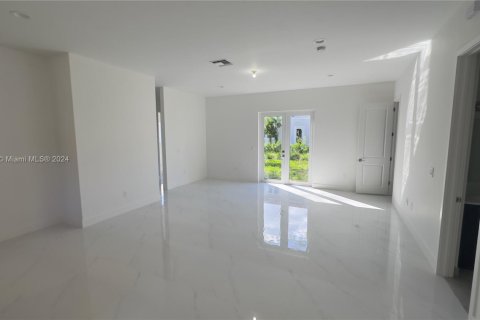 Villa ou maison à vendre à Dania Beach, Floride: 5 chambres № 1985337 - photo 18