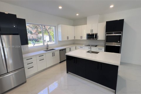 Villa ou maison à vendre à Dania Beach, Floride: 5 chambres № 1985337 - photo 17