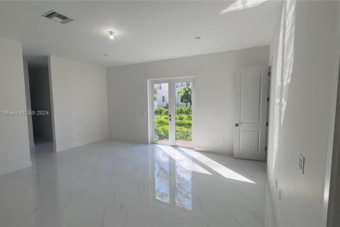 Villa ou maison à vendre à Dania Beach, Floride: 5 chambres № 1985337 - photo 12