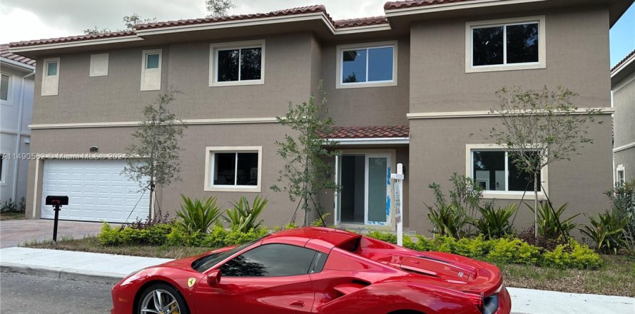 Villa ou maison à Dania Beach, Floride 5 chambres № 1985337