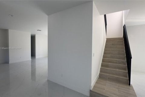 Villa ou maison à vendre à Dania Beach, Floride: 5 chambres № 1985337 - photo 8