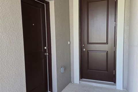 Villa ou maison à louer à Winter Haven, Floride: 4 chambres, 187.57 m2 № 2403450 - photo 5