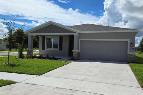 Villa ou maison à louer à Winter Haven, Floride: 4 chambres, 187.57 m2 № 2403450 - photo 2
