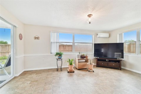 Casa en venta en New Port Richey, Florida, 2 dormitorios, 129.97 m2 № 1767119 - foto 24