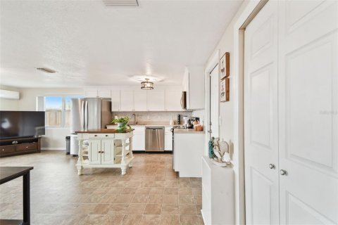 Casa en venta en New Port Richey, Florida, 2 dormitorios, 129.97 m2 № 1767119 - foto 15
