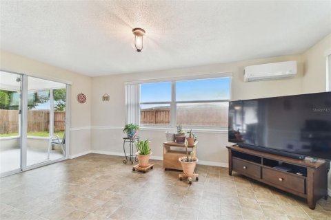 Casa en venta en New Port Richey, Florida, 2 dormitorios, 129.97 m2 № 1767119 - foto 23