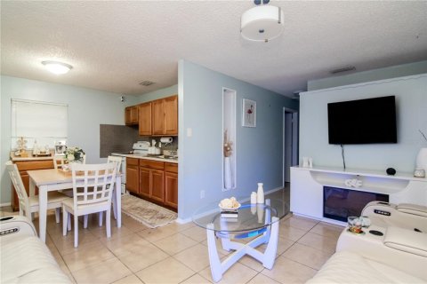 Casa en alquiler en Tampa, Florida, 3 dormitorios, 74.14 m2 № 1869299 - foto 19