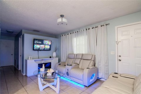 Casa en alquiler en Tampa, Florida, 3 dormitorios, 74.14 m2 № 1869299 - foto 11