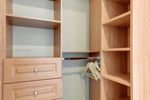 Copropriété à louer à Sunny Isles Beach, Floride: 1 chambre, 80.08 m2 № 2046298 - photo 10