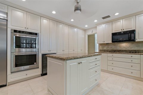 Casa en venta en Clearwater, Florida, 4 dormitorios, 452.71 m2 № 1910875 - foto 12