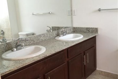 Apartment in Coral Springs, Florida 2 bedrooms № 1972608 - photo 3