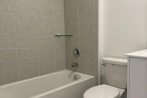 Снять в аренду виллу или дом в Майами, Флорида 4 спальни, 173.73м2, № 1944707 - фото 12