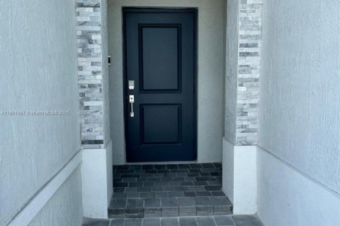 Снять в аренду виллу или дом в Майами, Флорида 4 спальни, 173.73м2, № 1944707 - фото 4