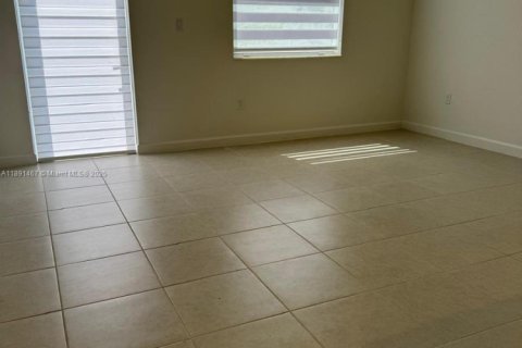 Снять в аренду виллу или дом в Майами, Флорида 4 спальни, 173.73м2, № 1944707 - фото 18