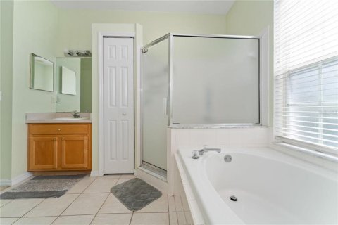 House in Davenport, Florida 4 bedrooms, 186.83 sq.m. № 1545023 - photo 17