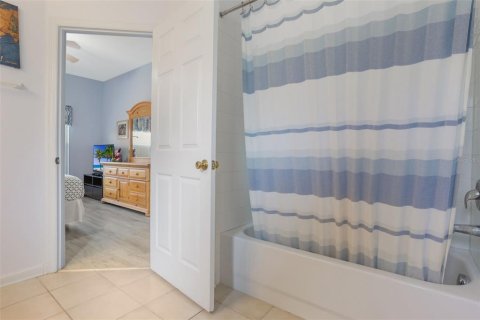 Casa en venta en Kissimmee, Florida, 4 dormitorios, 145.58 m2 № 1901045 - foto 28