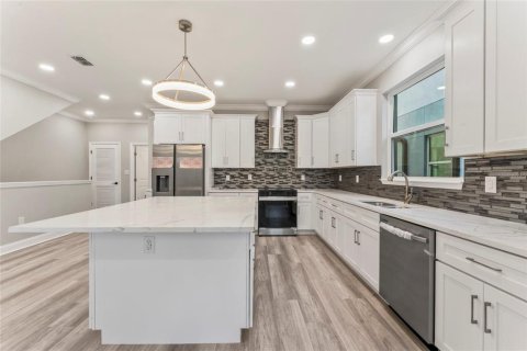 Townhouse in Tampa, Florida 3 bedrooms, 212.1 sq.m. № 1083467 - photo 13