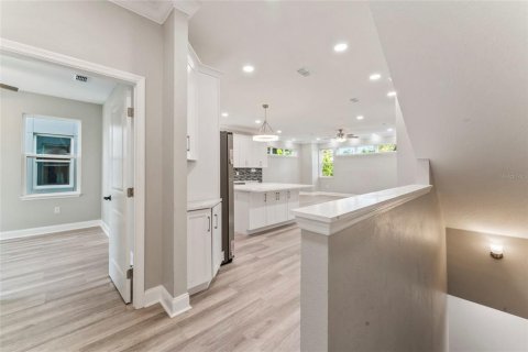 Townhouse in Tampa, Florida 3 bedrooms, 212.1 sq.m. № 1083467 - photo 8