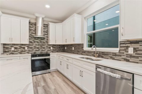 Townhouse in Tampa, Florida 3 bedrooms, 212.1 sq.m. № 1083467 - photo 14